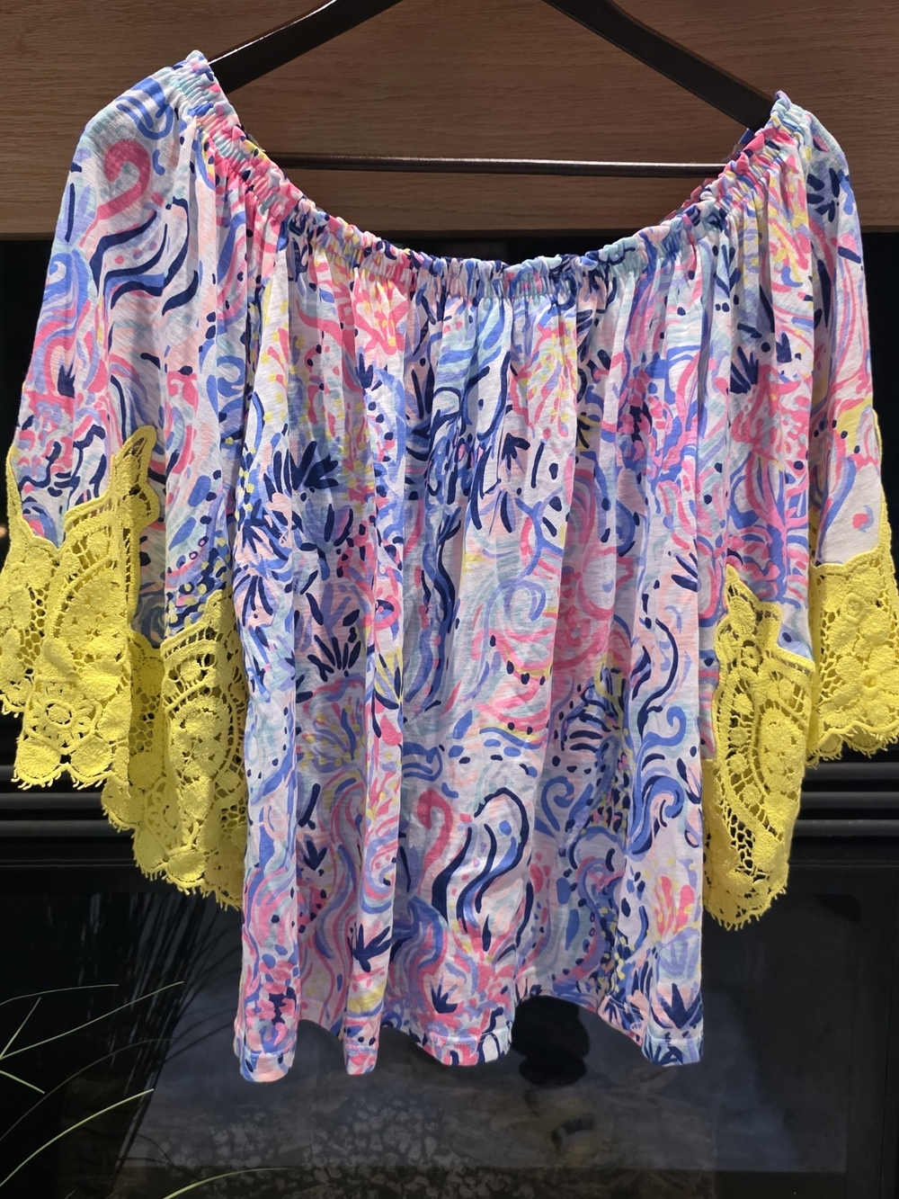 EUC Zaylee Off Shoulder Crochet Sleeves in Multi so Sofishticated Size Medium